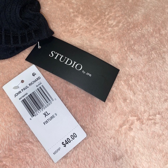 STUDIO brand new black t-shirt - Picture 3 of 6